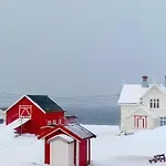 Kongsfjord Holiday Home