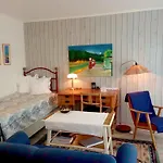 Kongsfjord Holiday Home