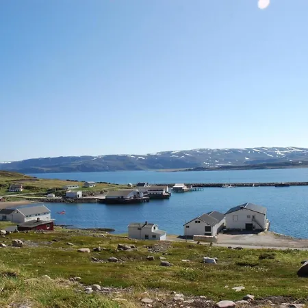 Kongsfjord Holiday Home