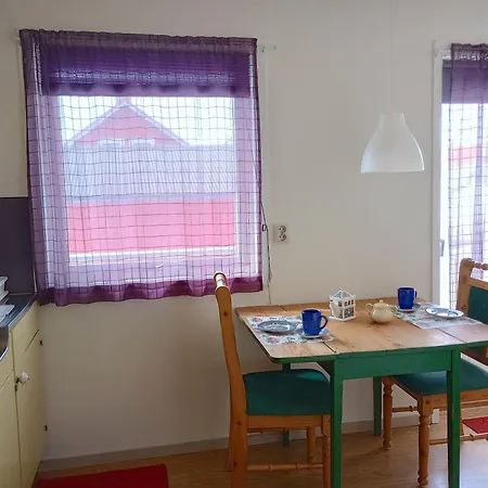 Kongsfjord Holiday Home